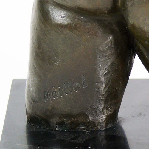Null Mailllol（20世纪上半叶）''女性躯干''；青铜器，深色的铜酸盐；在长方形的深色大理石底座上；背面有签名；h：共36厘米。