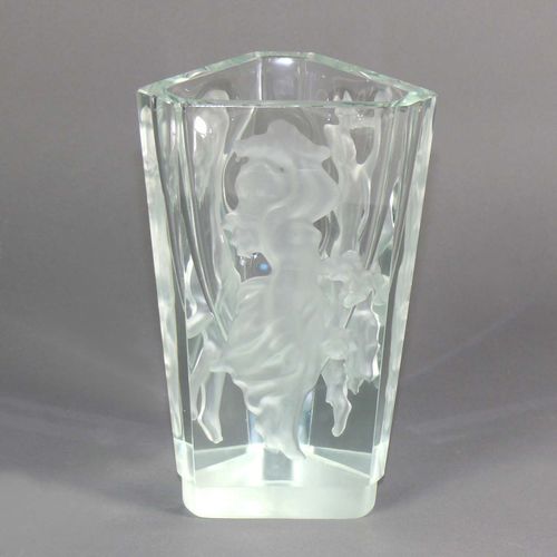 Null Rene Lalique-Vase (20.Jh.) dreieckförmiger Korpus; an den Ecken jeweils beg&hellip;