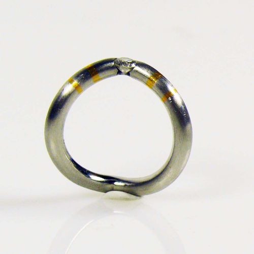 Null Ladies ring platinum 950; set with 1 brilliant-cut diamond of approx. 0,20c&hellip;