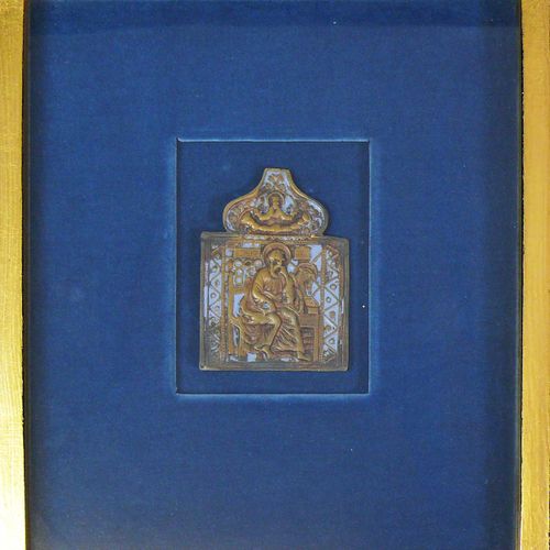 Null 旅行圣像（俄罗斯，约1730年） 描绘福音书的约翰；青铜，部分浅蓝色珐琅；约10 x 7.5厘米；玻璃框架（31.5 x 26.5 x 3厘米）。