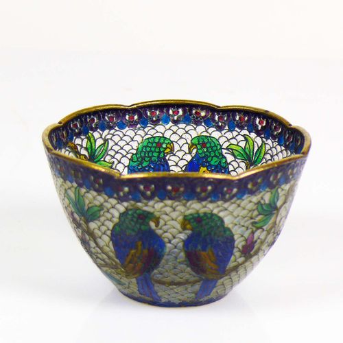 Null Plique à jour enamel bowl (China, 20th century) of round form with wavy rim&hellip;