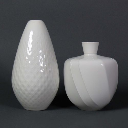 Null 2 different KPM vases (KPM Berlin, 2nd half of 20th century) each white por&hellip;
