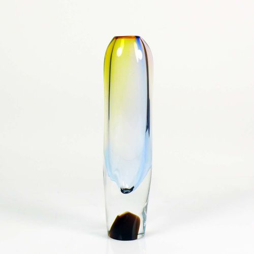 Null 花瓶（20世纪）圆体，有不同颜色的衬垫；高：27厘米；长：3（5）厘米；未损坏