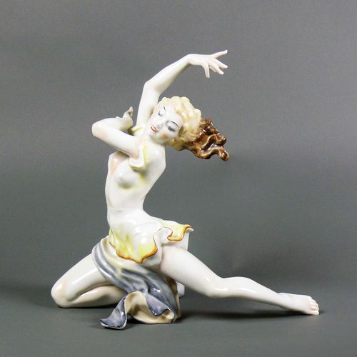 Null Ballerine (Hutschenreuther, XXe siècle) dans une pose de danse ; dessin : K&hellip;