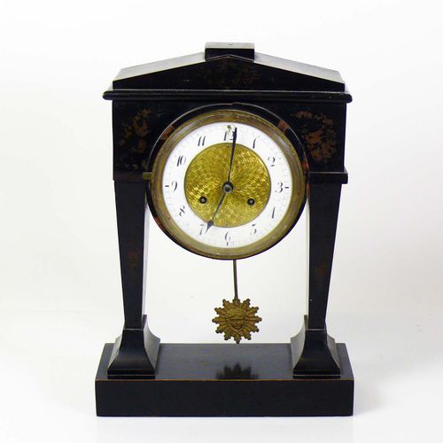 Null Commode clock (1st half of the 19th century) architecturally structured, bl&hellip;