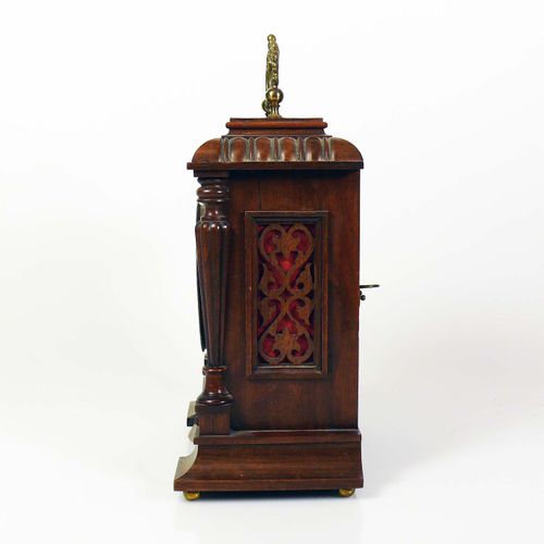Null Pendule de commode avec mécanisme musical (vers 1900) Boîtier en bois avec &hellip;