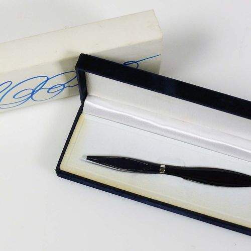Null COLANI ballpoint pen in original case and handsign. Slipcase;