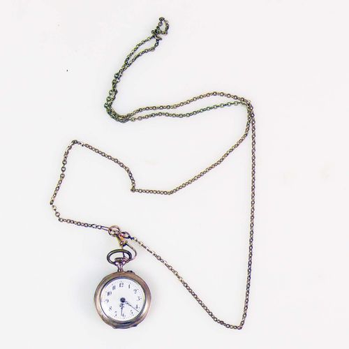 Null 女式挂表（约1900年），镀金表壳；珐琅表盘；机芯运转；带铜链；带：链式滑轨