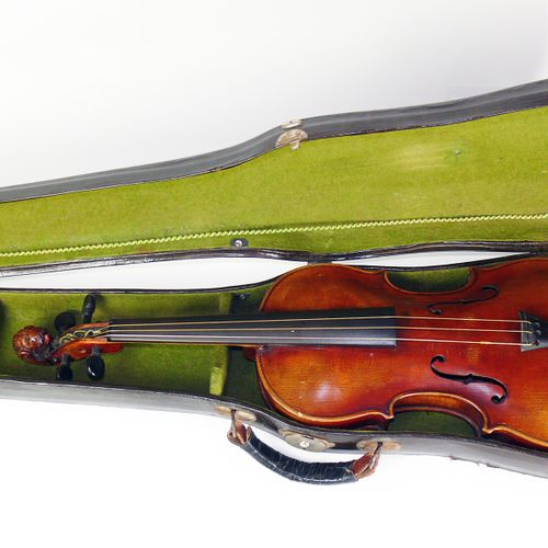 Null 
Geige (um 1900)

4/4 Geige; Korpus in Ordnung; keine sichtbaren Beschädigu&hellip;