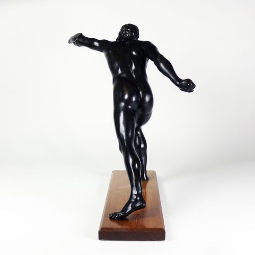 Null 
Guerrier grec (20e s.)

Bronze, patine foncée ; H : 42 cm (sans socle en b&hellip;
