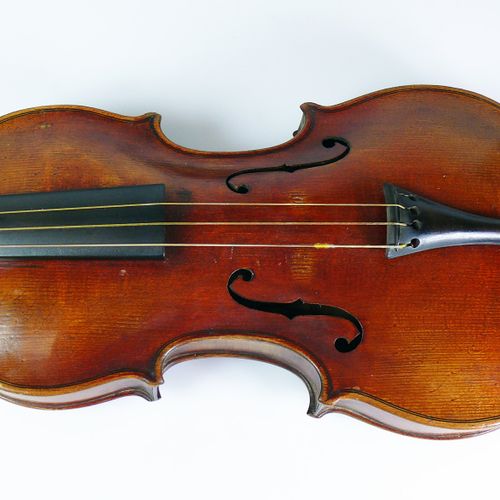 Null 
Violin (around 1900)

4/4 violin; body in good condition; no visible damag&hellip;