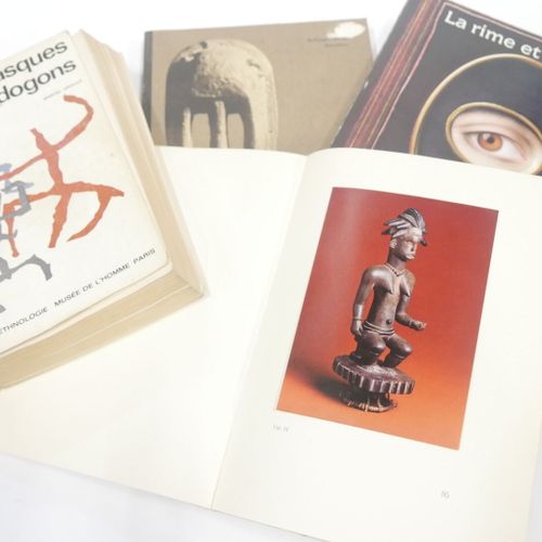 Lot de quatre ouvrages sur l'art africain, dont : 
 Sculptures d'Afrique 1977 Co&hellip;