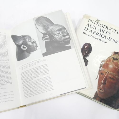 Lot de trois ouvrages sur l'art africain: 
 Pierre Harter, Arts anciens du Camer&hellip;