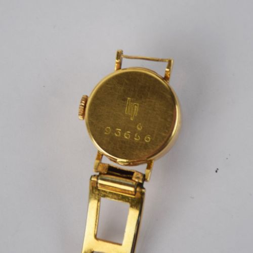 Null LIP

Bracelet montre de dame en or jaune 750/1000 à lunette ronde

n° 9356
&hellip;