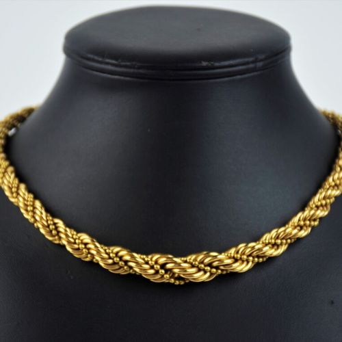 Null collier ras de cou en or jaune 750/1000 à mailles torsadée (dans son écrin &hellip;