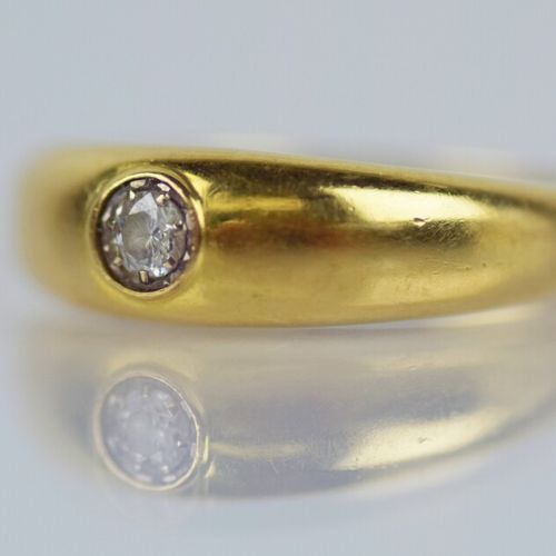 Null Bague jonc en or jaune 750/1000 en serti clos d'un diamant taille brillant &hellip;