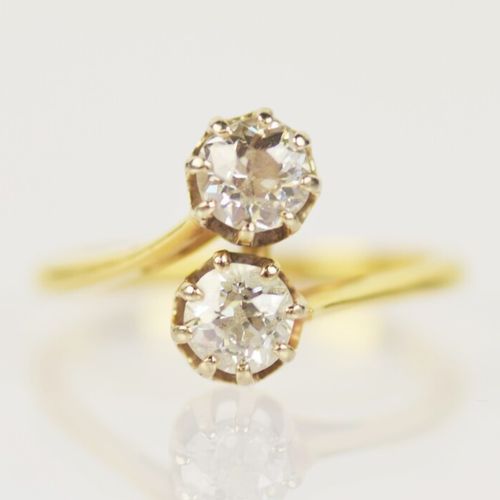 Null Bague dite "toi et moi" en or jaune 750/1000 ornée de deux diamants taille &hellip;