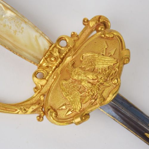 Null Epée de cour de fonctionnaire à garde en bronze doré à une branche, le tabl&hellip;
