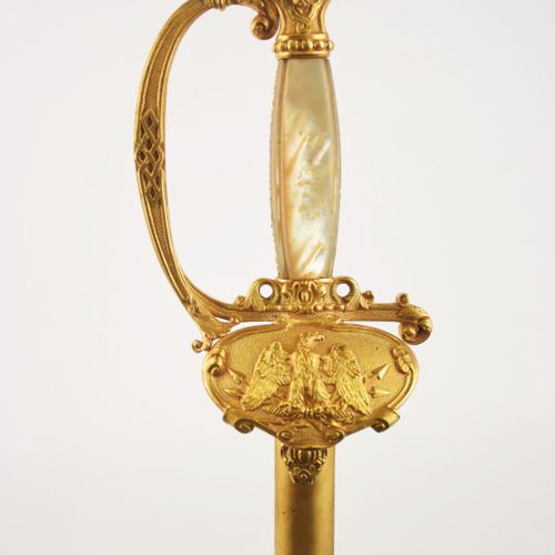 Null Epée de cour de fonctionnaire à garde en bronze doré à une branche, le tabl&hellip;