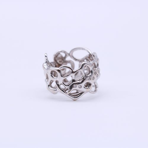 Null Bague or gris 18 ct ajourée et brillants

TDD :