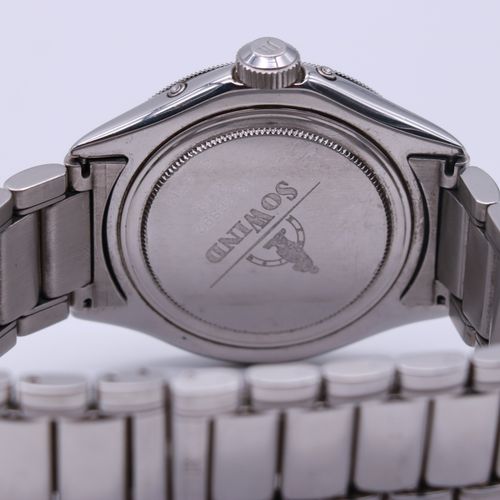 Null Montre Sowind-Dir en acier 

Le cadran sur fond gris perle guilloché, chiff&hellip;