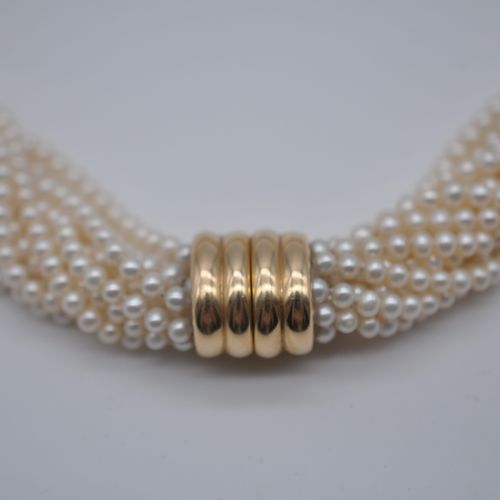 Null Collier de perles de culture multirangs, le fermoir en or jaune 18 ct 

#po&hellip;