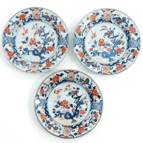 A Collection of 8 Imari Decor Plates Depicting scene in garden in iron red, blue&hellip;