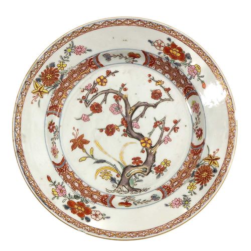 A Lot of 2 Plates Including Famille Rose and Polychrome decor, 22 cm. In diamete&hellip;