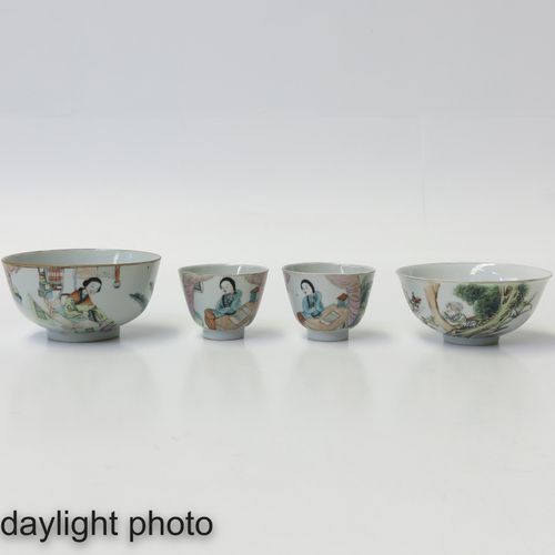 A Collection of Porcelain 包括2个杯子和2个碗，采用Famille Rose装饰，碗的直径为12厘米，芯片。