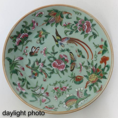 A Lot of 2 Celadon Cantonese Plates 青瓷地，装饰有花、鸟和蝴蝶，直径23厘米。