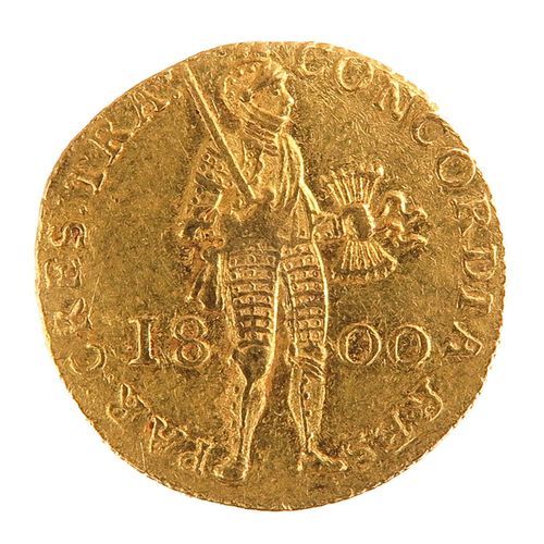 A Lot of 2 Gold Coins 包括1枚1773年的金币和1枚1800年的金币，最大的硬币直径为22毫米，总重量为7克。