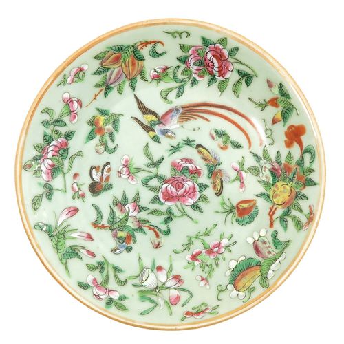 A Lot of 2 Celadon Cantonese Plates Fond céladon décoré de fleurs, d'oiseaux et &hellip;