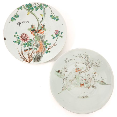 Null A Lot of 2 Famille Rose Chargers
Depicting Chinese figures in garden and bi&hellip;