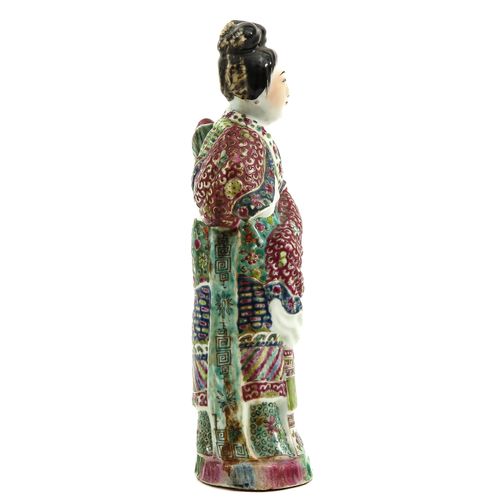 Null Sculpture de la famille rose
Représentant une dame chinoise, 32 cm. De haut&hellip;