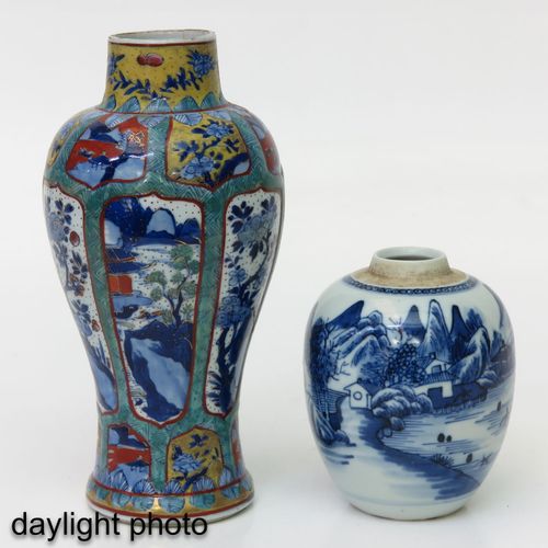 Null A Vase and Ginger Jar
Landscape decors, vase is 24 cm. And restored.