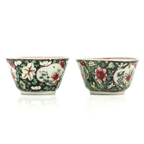 Null A Lot of 2 Famille Rose Cups and Saucers
Floral decor, saucers are 11 cm. I&hellip;