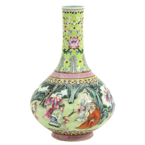 Null Vaso Famille Rose
raffigurante figure cinesi in giardino, marchio Qianlong,&hellip;