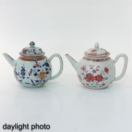Null A Lot of 2 Teapots
Including Imari and Famille Rose decors, 18th Century, 1&hellip;