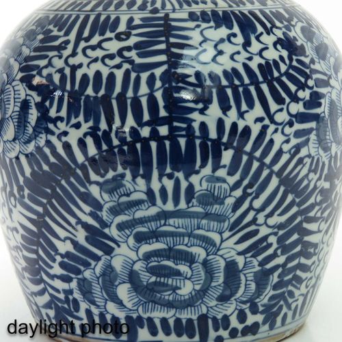 Null Un par de jarras de jengibre
Decoración floral en azul y blanco, 23 cm. De &hellip;