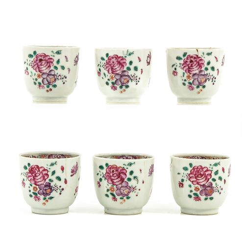 Null Série de 6 tasses Famille Rose 
Décor floral, 6 cm. De diamètre, en divers &hellip;