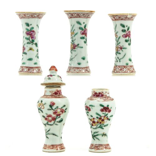 Null Collezione di 5 miniature Famille Rose
XVIII secolo, il vaso più alto misur&hellip;