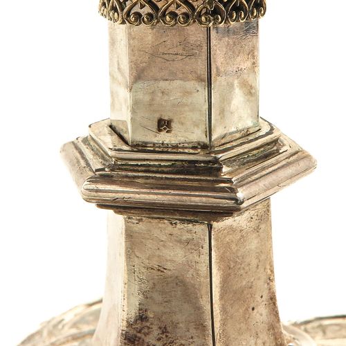 Null 新哥特式银质圣杯
部分镀金，高35厘米。