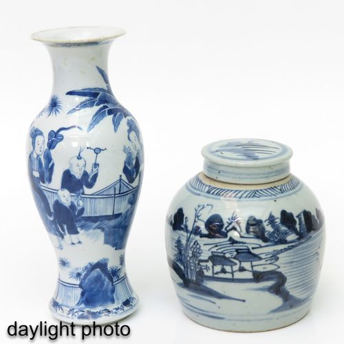 Null Un jarrón y una jarra de jengibre
Decoración de paisaje y jardín en azul y &hellip;