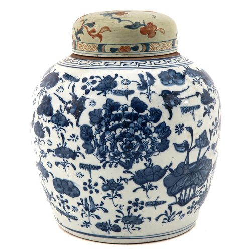 Null A Blue and White Ginger Jar
Painted wood cover, 26 cm. Tall.