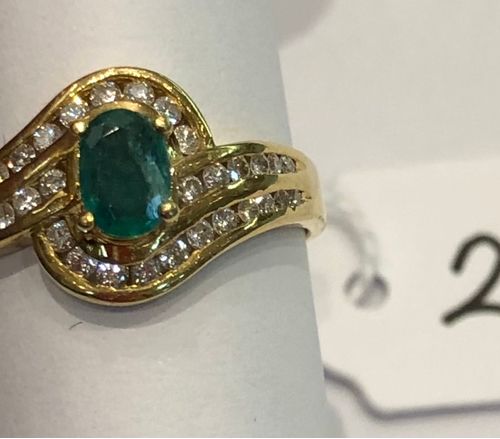 Null 黃金戒指，鑲嵌一顆橢圓形祖母綠，雙層明亮式切割鑽石 - H / V.S. TDD / 58 - 3.6g