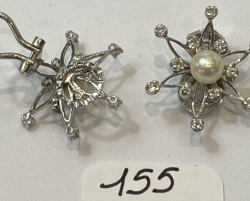 Null 一对白金 "星星 "耳环，镶有24颗美丽的明亮式切割钻石的白色珍珠，价值~1.44克拉 - G / V.V.S. 7.2克
