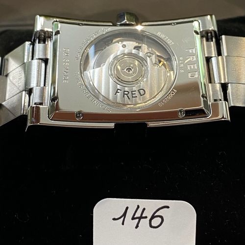Null 男士不锈钢表，签名：FRED - 36 XL - 自动机芯，6点钟位置有日期显示，透明底盖，不锈钢表带，带折叠扣，编号：RW 7107 / FD 05&hellip;
