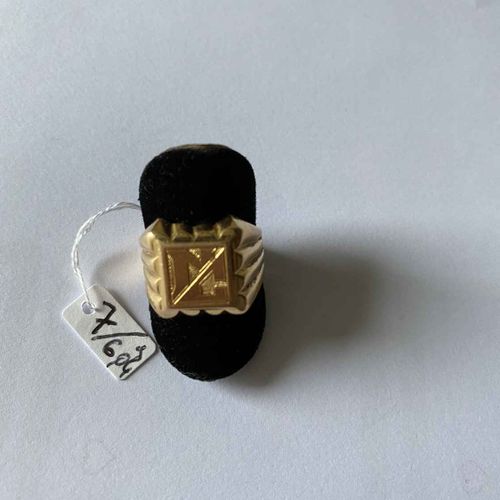 Null 1 anello con sigillo d'oro inciso NC - Peso 6 gr.