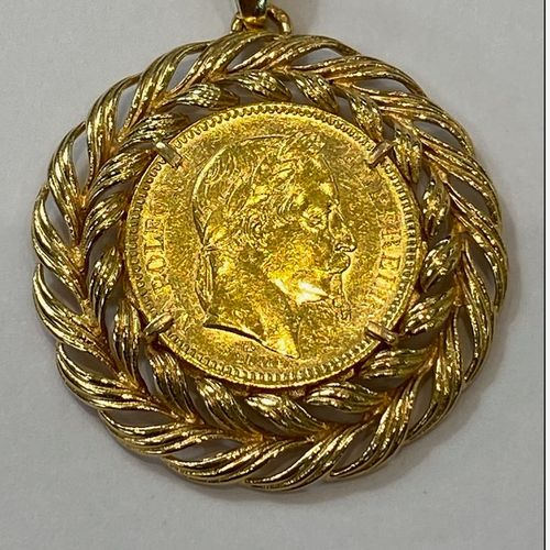 Null Yellow gold pendant with foliage design, holding a 20 Franc gold coin - dat&hellip;