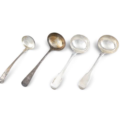 Null A COLLECTION OF FOUR SAUCE LADLES: - Edimburgo c.1829, makers mark of Willi&hellip;